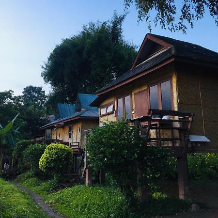 Golden Hut -Chill Bungalows In Town黄金泰式传统独栋小屋 Pai Eksteriør billede