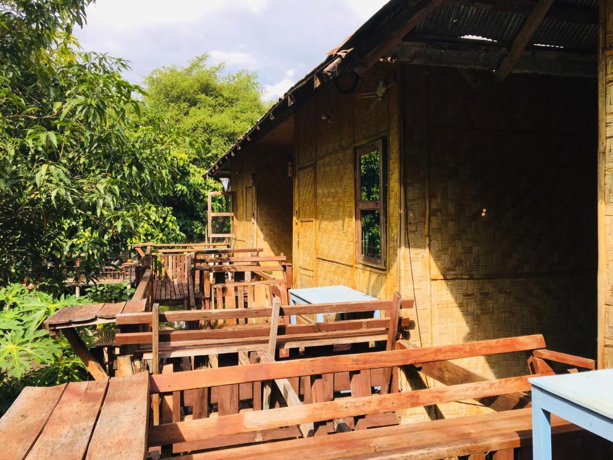 Golden Hut -Chill Bungalows In Town黄金泰式传统独栋小屋 Pai Eksteriør billede