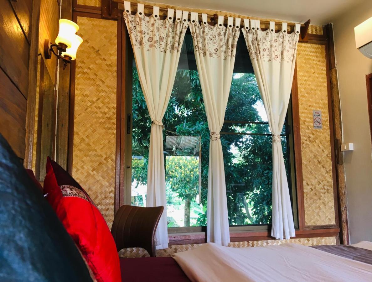 Golden Hut -Chill Bungalows In Town黄金泰式传统独栋小屋 Pai Eksteriør billede