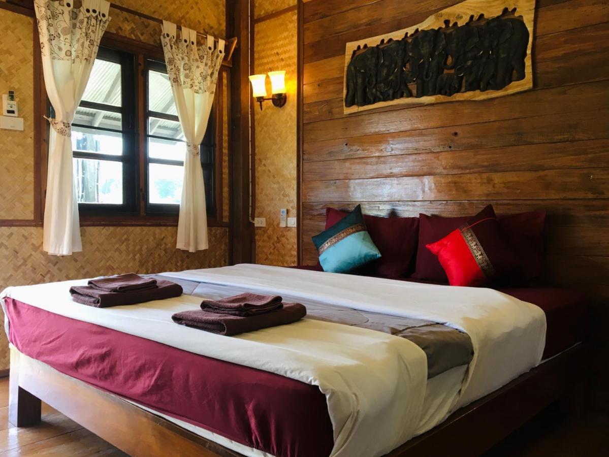Golden Hut -Chill Bungalows In Town黄金泰式传统独栋小屋 Pai Eksteriør billede
