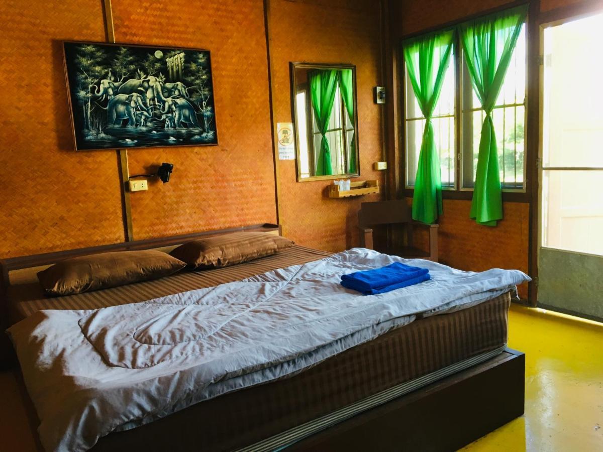 Golden Hut -Chill Bungalows In Town黄金泰式传统独栋小屋 Pai Eksteriør billede