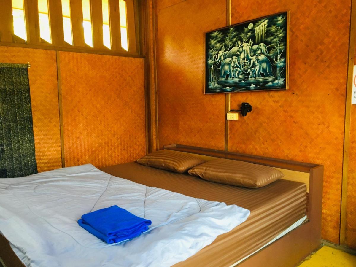 Golden Hut -Chill Bungalows In Town黄金泰式传统独栋小屋 Pai Eksteriør billede