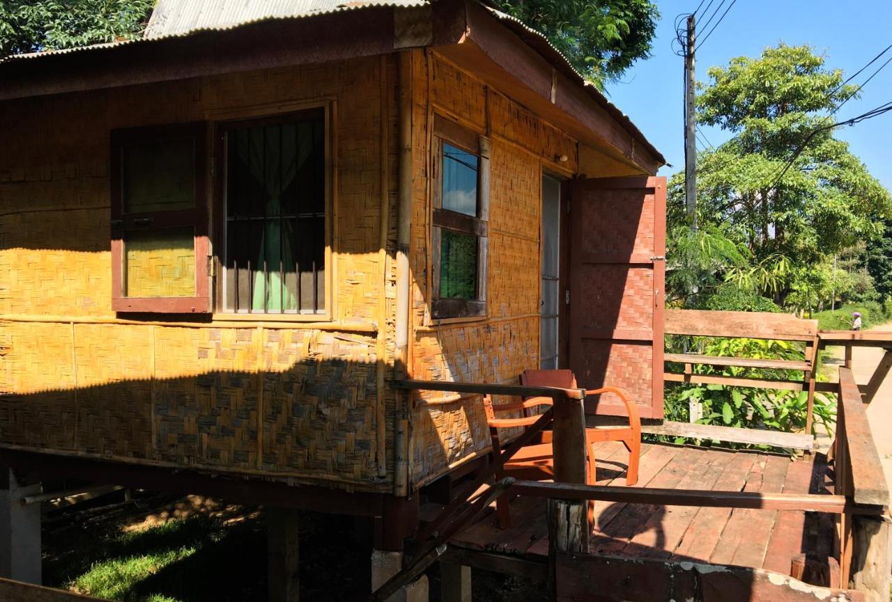 Golden Hut -Chill Bungalows In Town黄金泰式传统独栋小屋 Pai Eksteriør billede