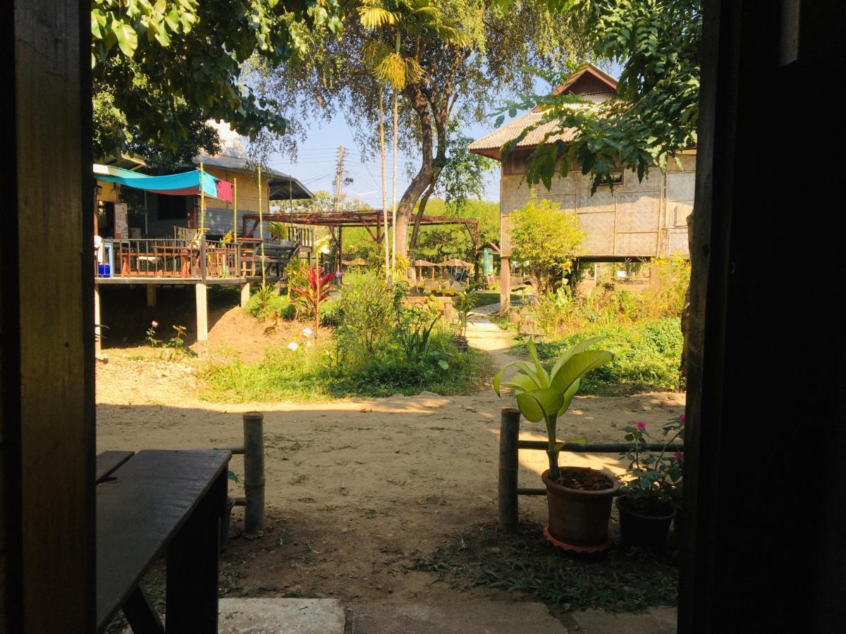 Golden Hut -Chill Bungalows In Town黄金泰式传统独栋小屋 Pai Eksteriør billede