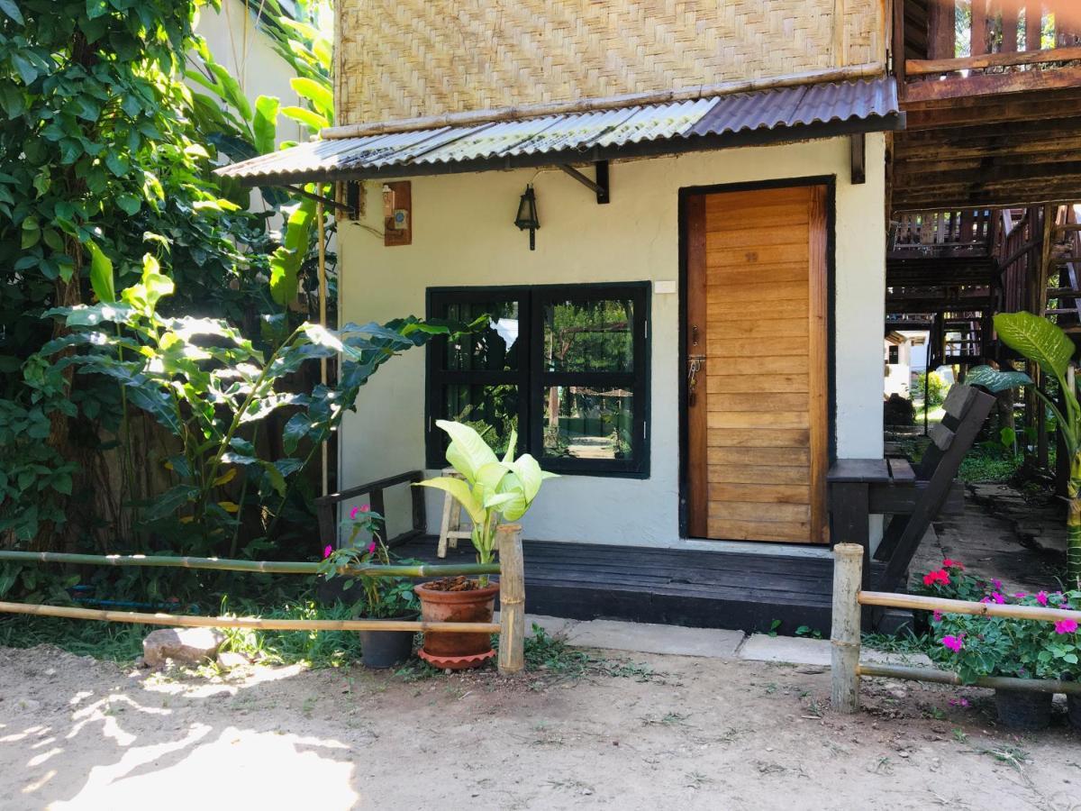 Golden Hut -Chill Bungalows In Town黄金泰式传统独栋小屋 Pai Eksteriør billede