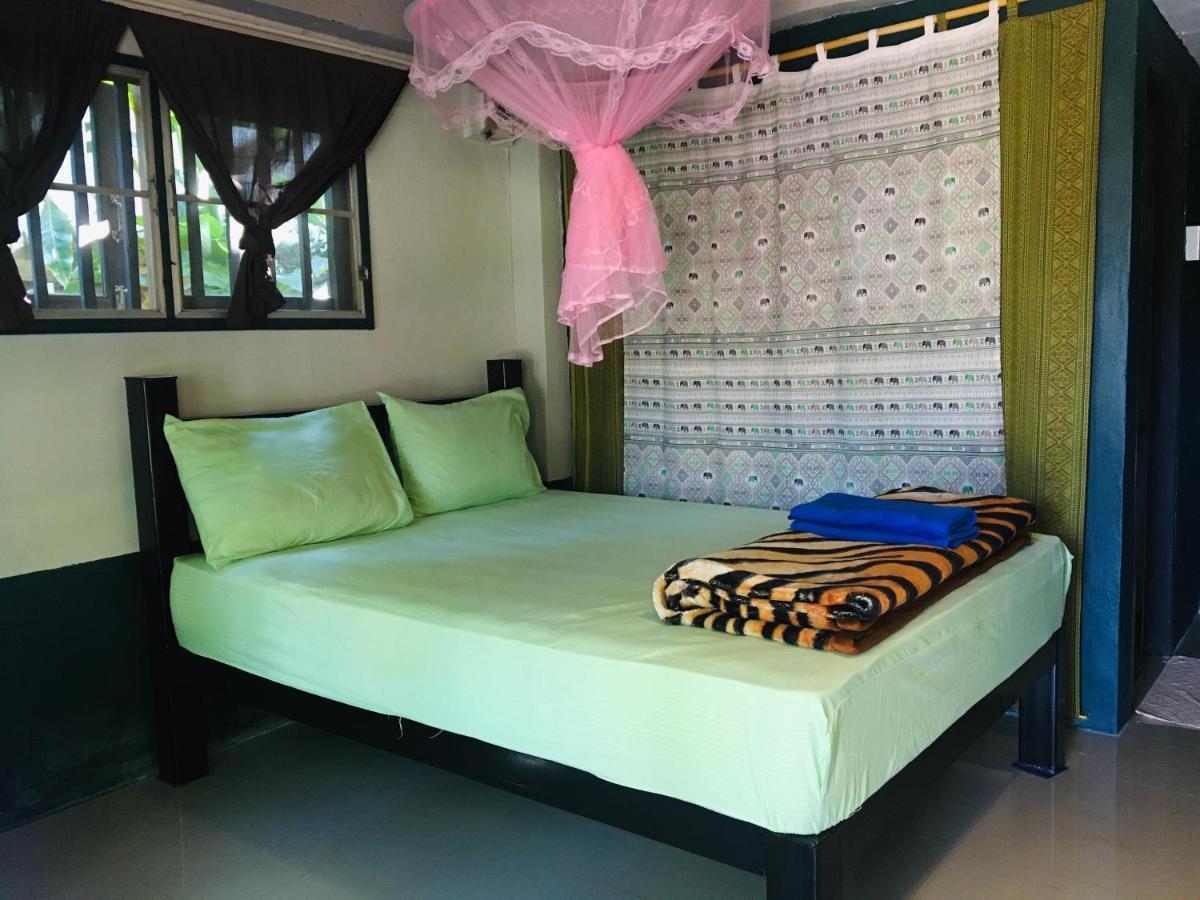 Golden Hut -Chill Bungalows In Town黄金泰式传统独栋小屋 Pai Eksteriør billede