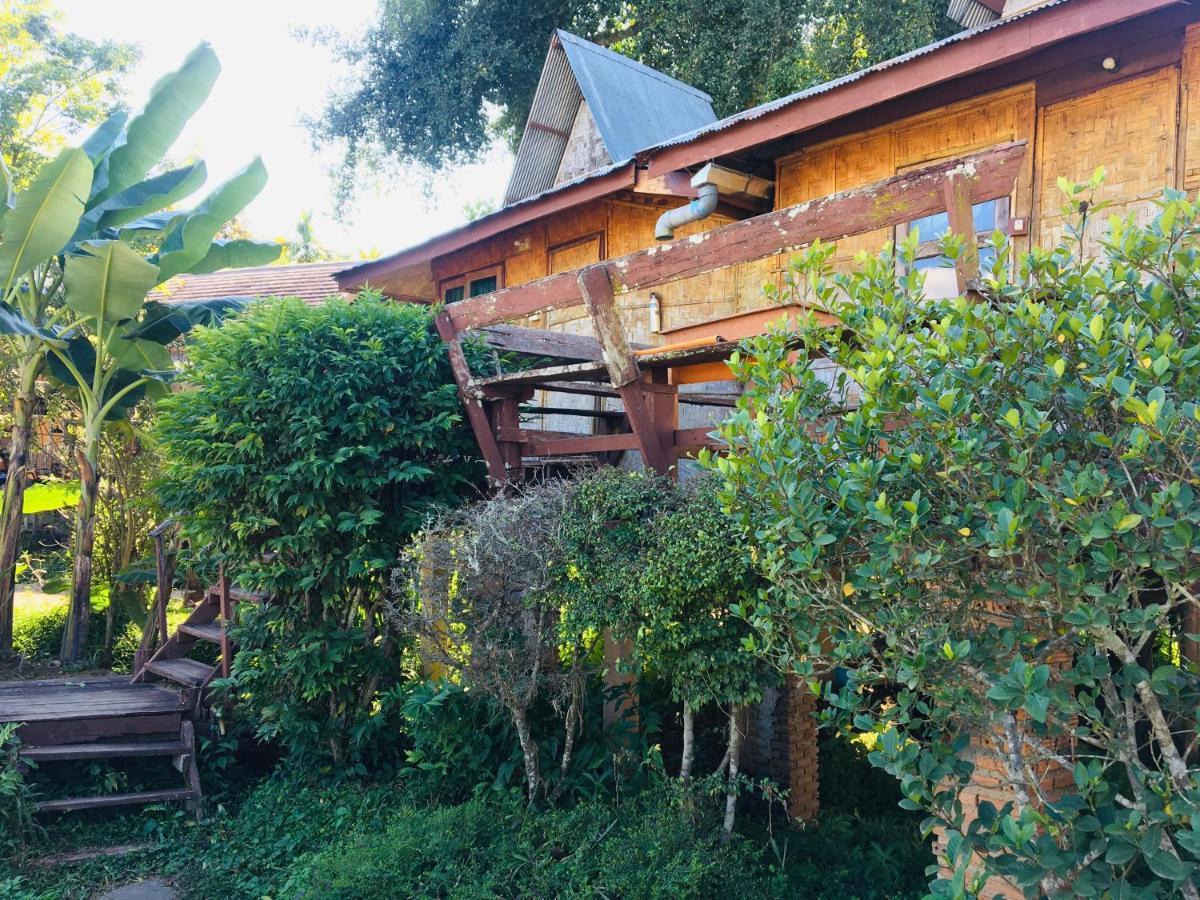 Golden Hut -Chill Bungalows In Town黄金泰式传统独栋小屋 Pai Eksteriør billede